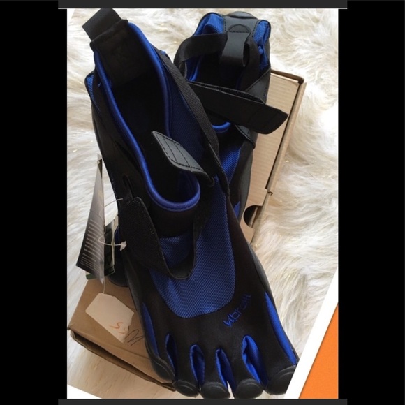 Vibram Other - VIBRAM FIVE FINGERS SHOES